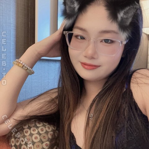 Luna Su – US-Asian Teen with OF and Insta accounts
