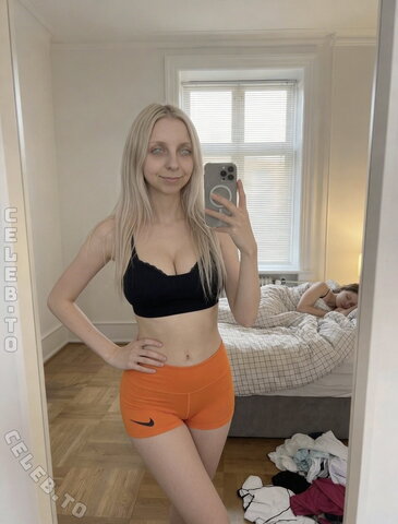 Luna Watters nude photo 10
