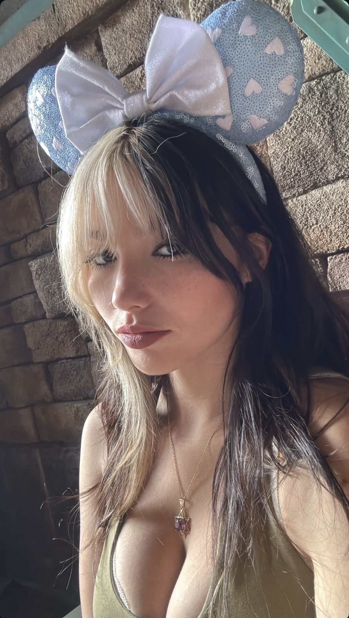 Luna nude photo 1