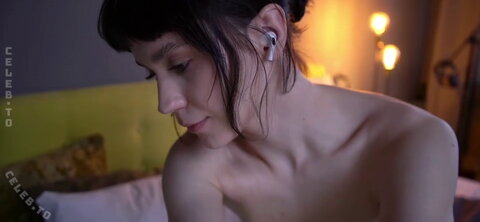 lunaai nude photo 32
