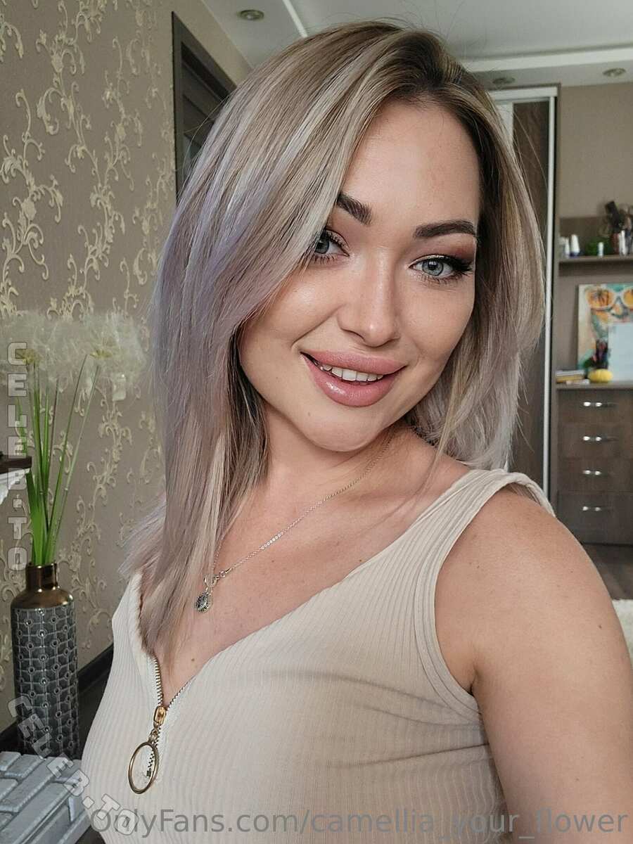Lunaaura nude photo 2