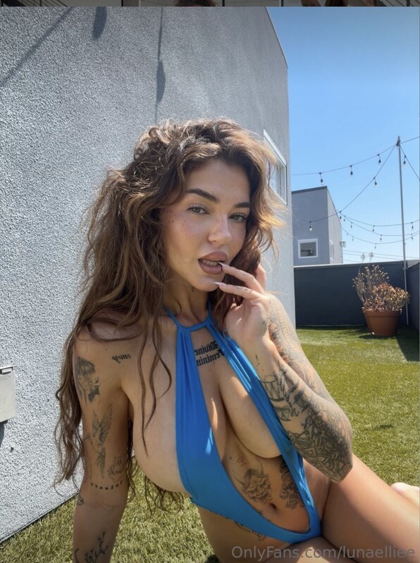 Lunaelliee nude photo 3