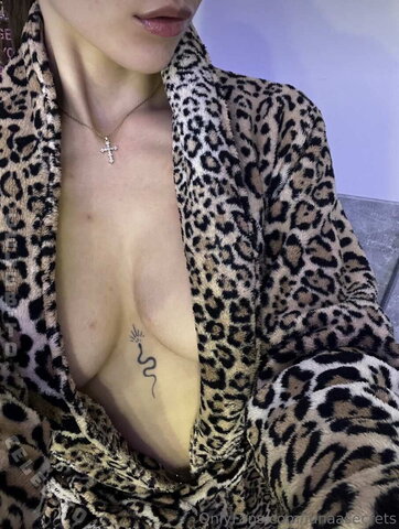 Lunagymgirl nude photo 24