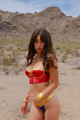 Lunchbaglujan / Haylujan nude photo 14