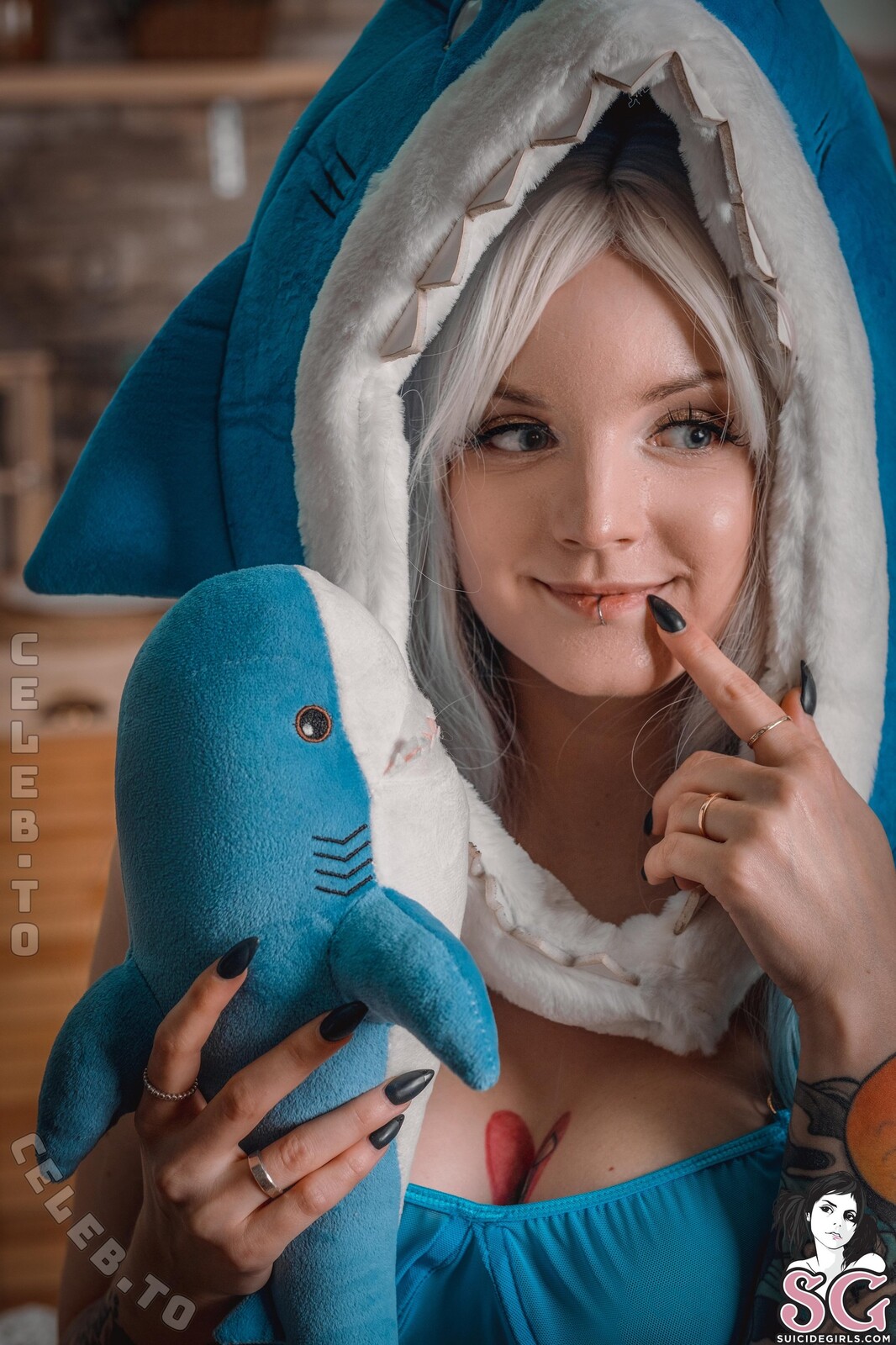 Luventa nude photo 4