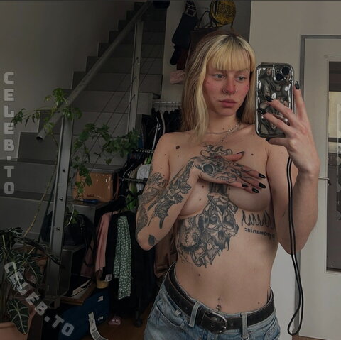 lxsaysfy nude photo 15