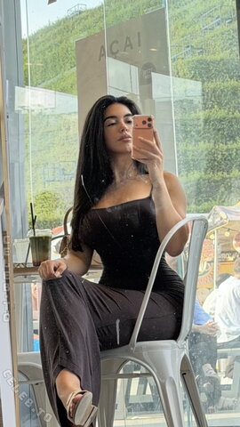 Lya Aylin – Instagram Story