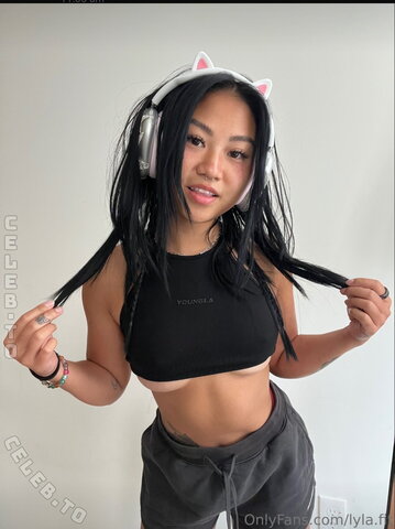 lyla.fit nude photo 31
