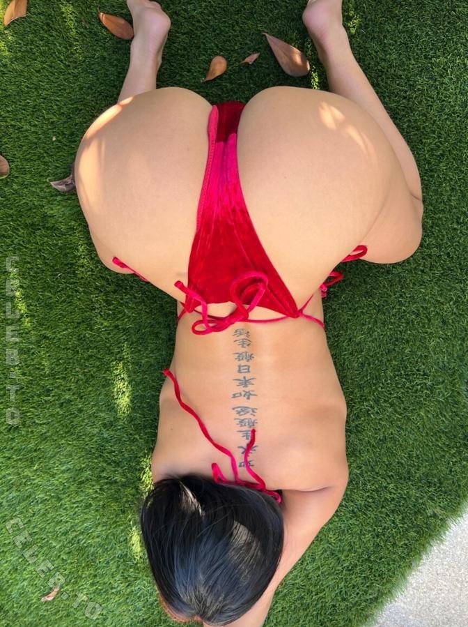 lyla.fit nude photo 2