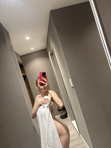 Lynareid nude photo 20