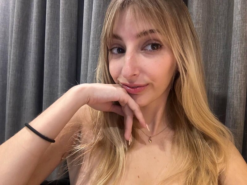 Lynareid nude photo 11