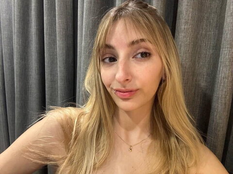 Lynareid nude photo 24