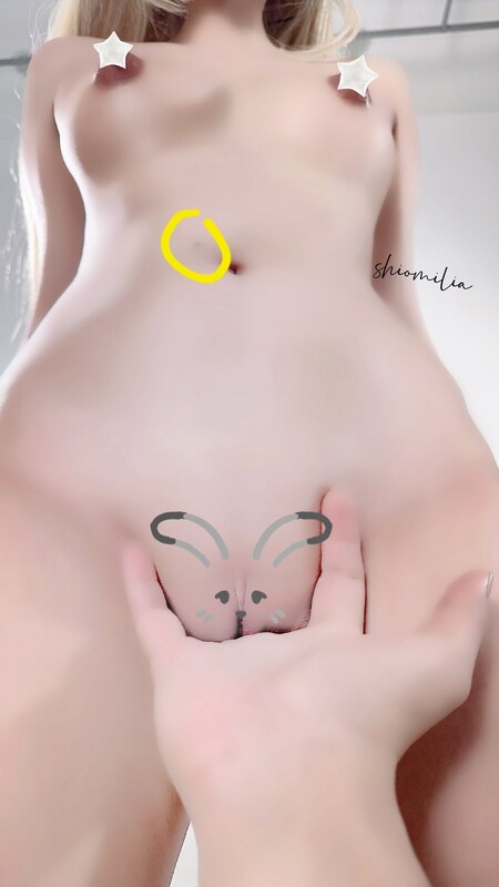 Lynnie Lia nude photo 1