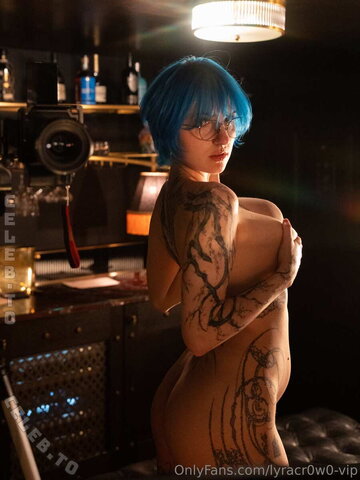 lyracr0w0 nude photo 27