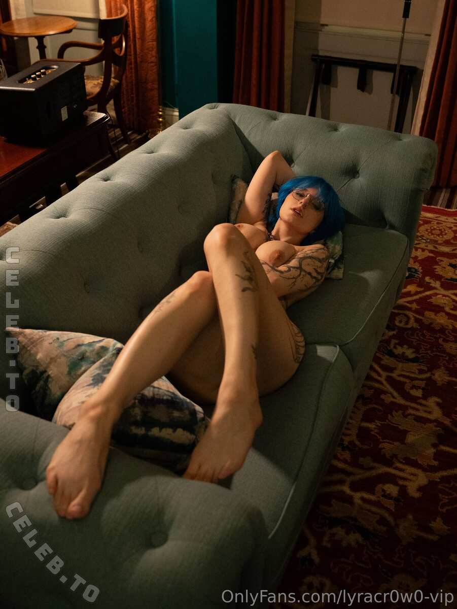 lyracr0w0 nude photo 9