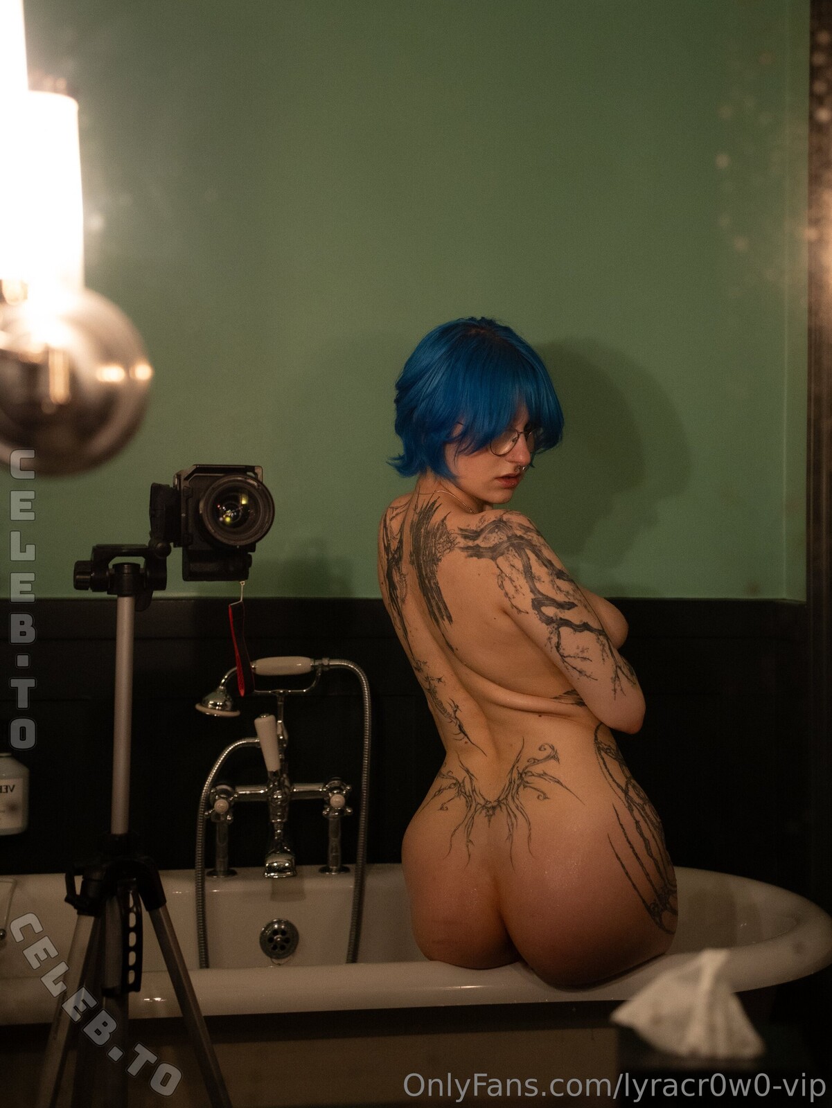 lyracr0w0 nude photo 7