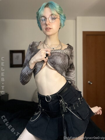 lyracr0w0 – black skirt