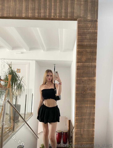 lyrafoxx nude photo 24