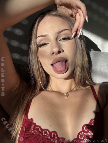 lyrafoxx nude photo 19