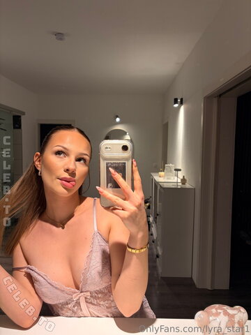 lyrafoxx nude photo 46