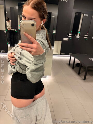 lyrafoxx photo 1