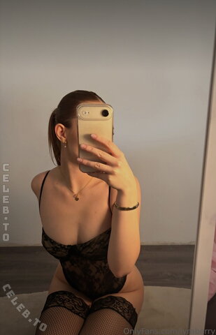 lyrafoxx Hot (1 photo)