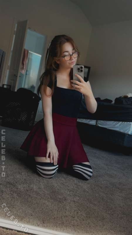lyssaurora nude photo 6