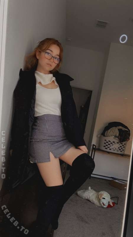 lyssaurora nude photo 6