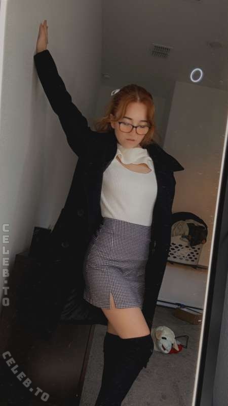 lyssaurora nude photo 7