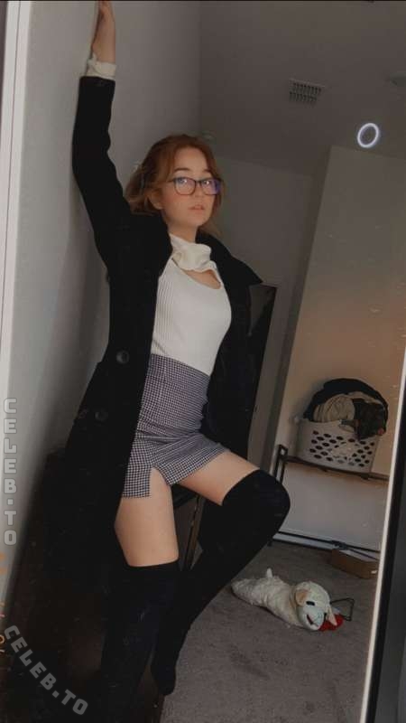 lyssaurora nude photo 8