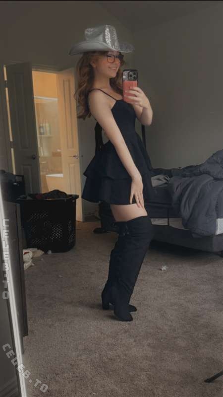 lyssaurora nude photo 4