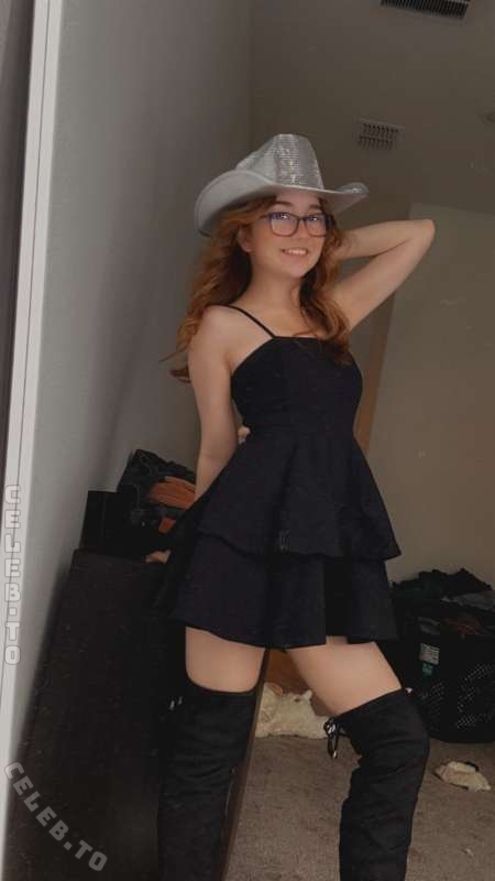 lyssaurora nude photo 9