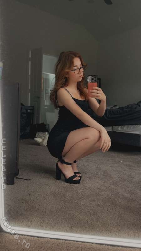 lyssaurora nude photo 5
