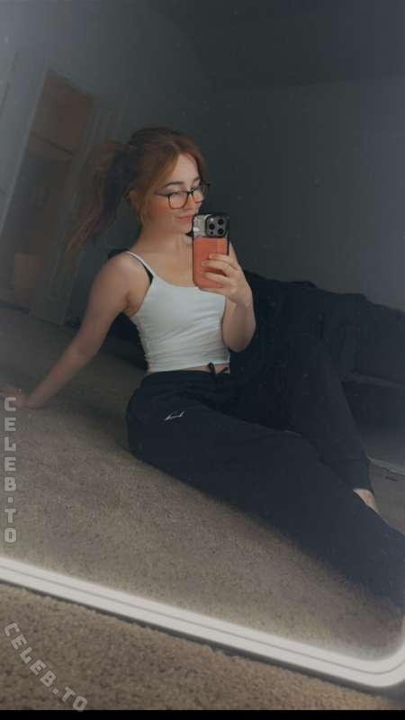 lyssaurora nude photo 2