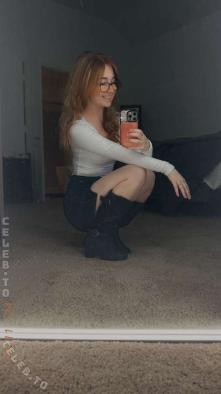 lyssaurora nude photo 3