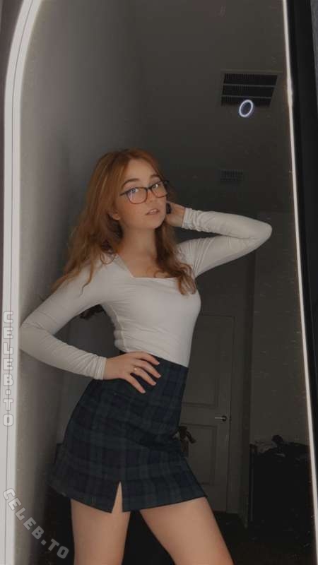 lyssaurora nude photo 7