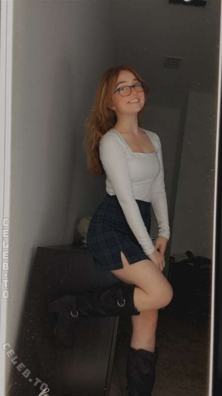 lyssaurora nude photo 8