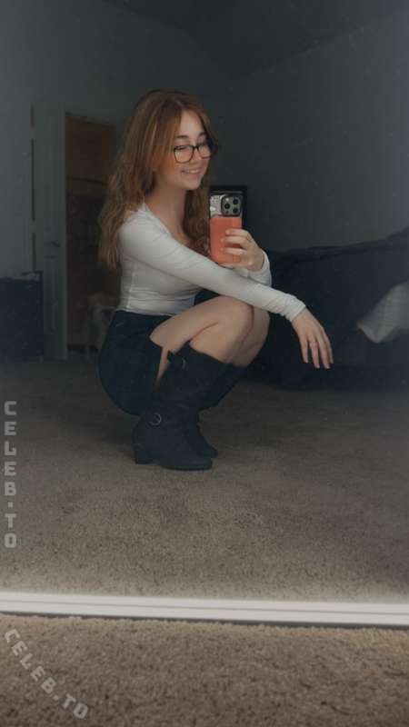 lyssaurora nude photo 10