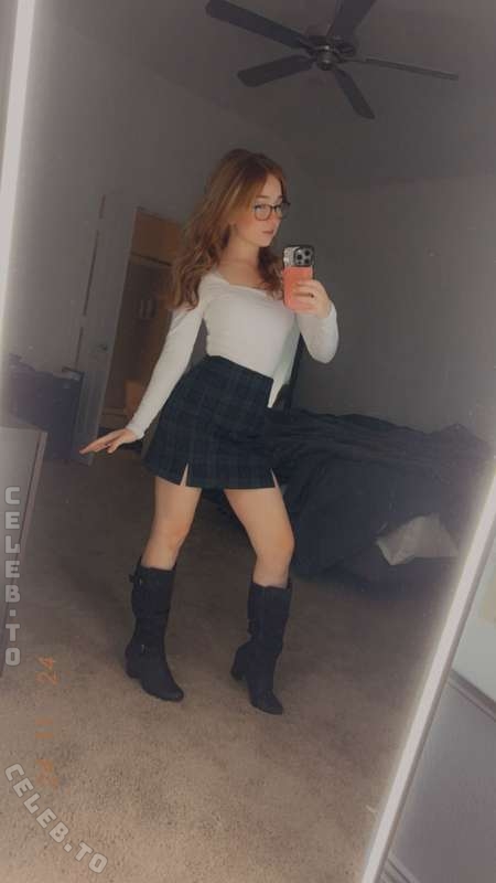 lyssaurora nude photo 13