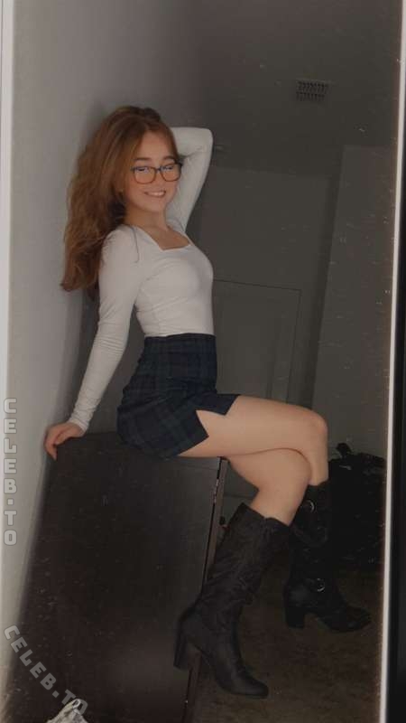 lyssaurora nude photo 16