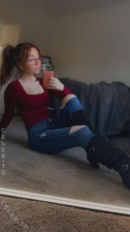 lyssaurora nude photo 2
