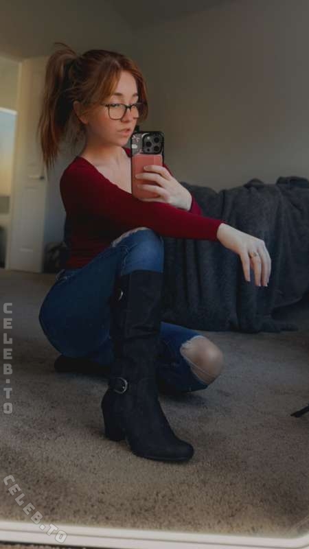lyssaurora nude photo 7