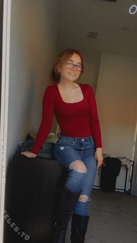 lyssaurora nude photo 10