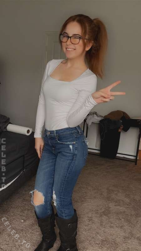 lyssaurora nude photo 11
