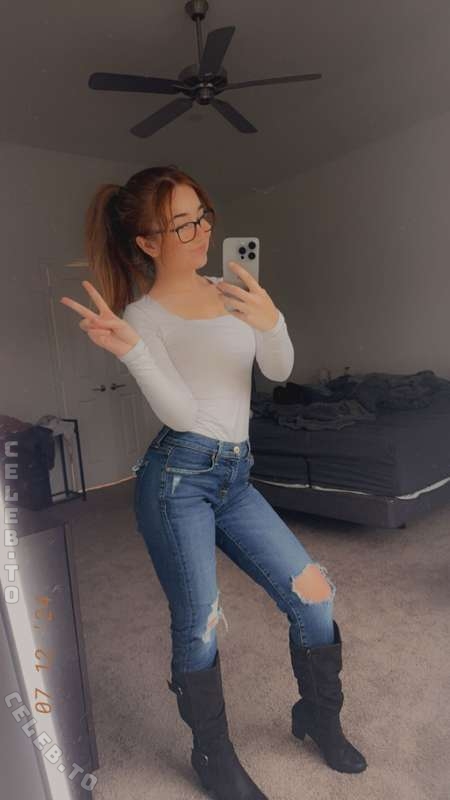 lyssaurora nude photo 15
