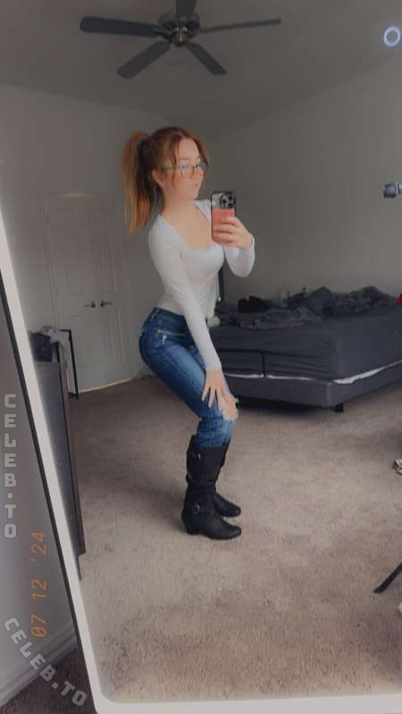 lyssaurora nude photo 17