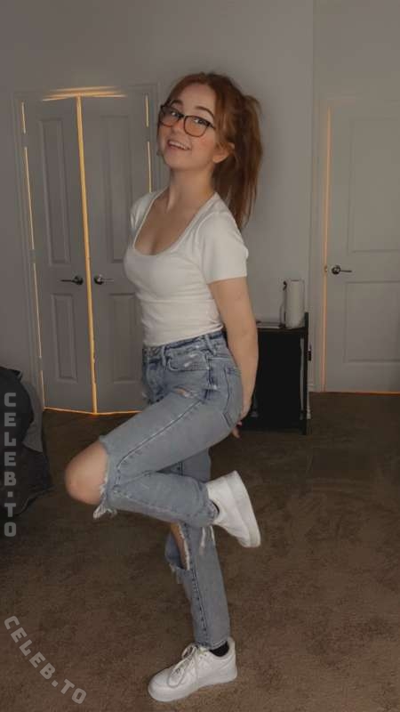 lyssaurora nude photo 5