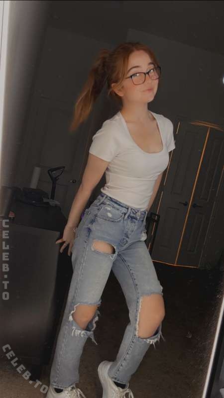 lyssaurora nude photo 6