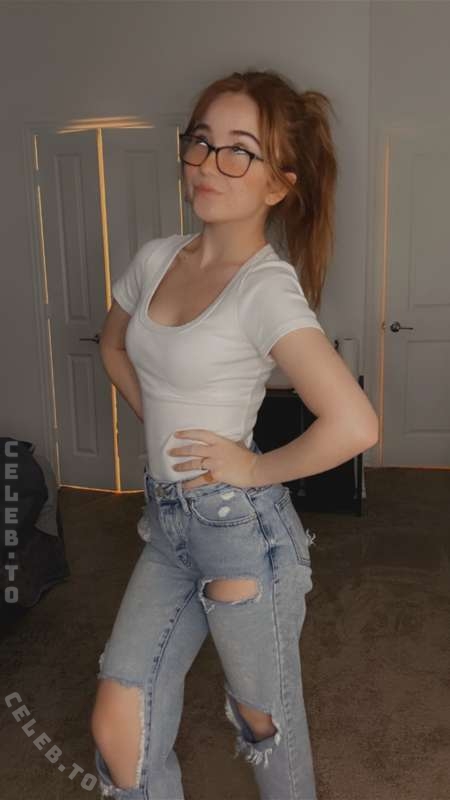 lyssaurora nude photo 7