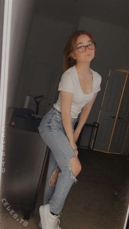 lyssaurora nude photo 9